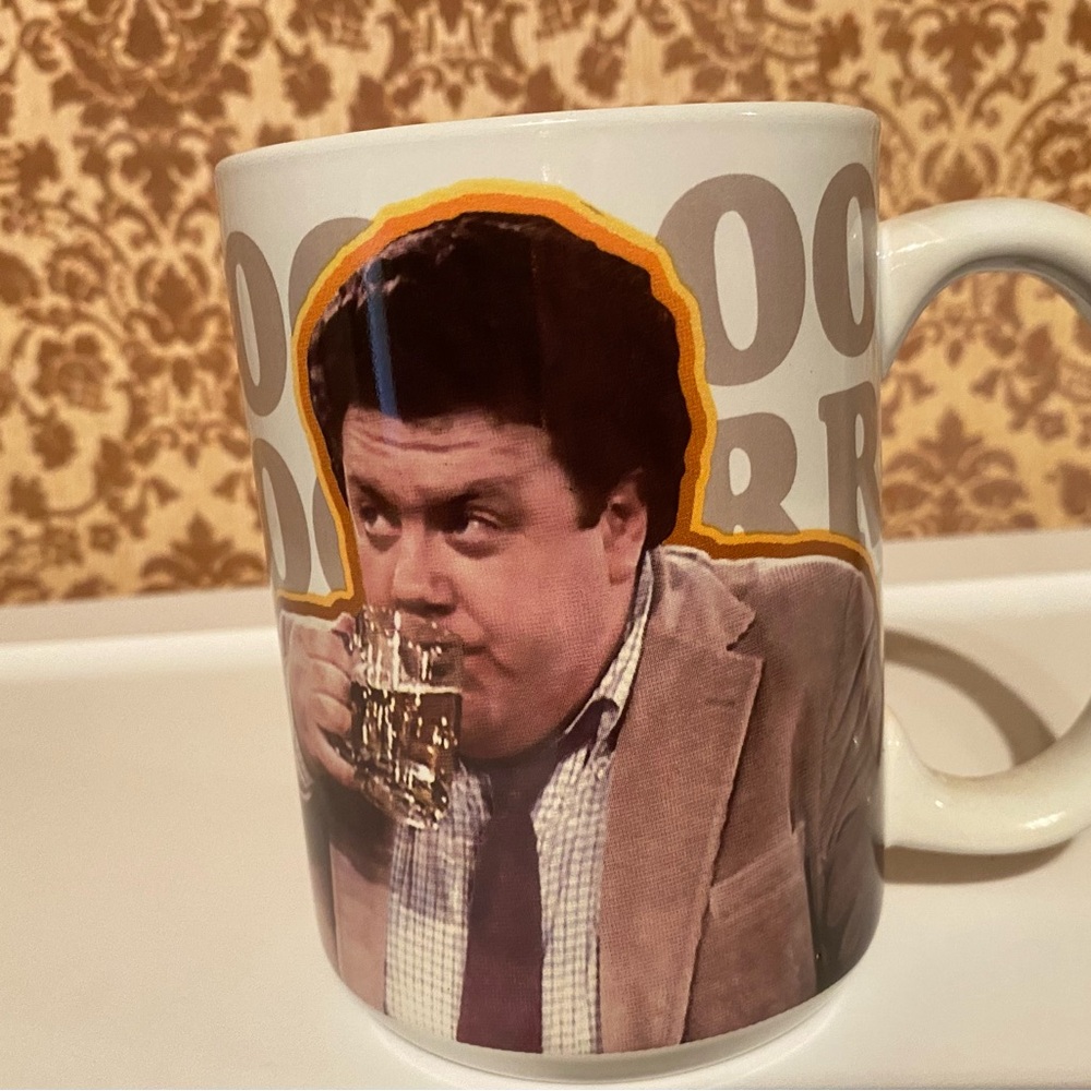 🔴Ceramic Coffee Mug Featuring “Cheers” Tv Show